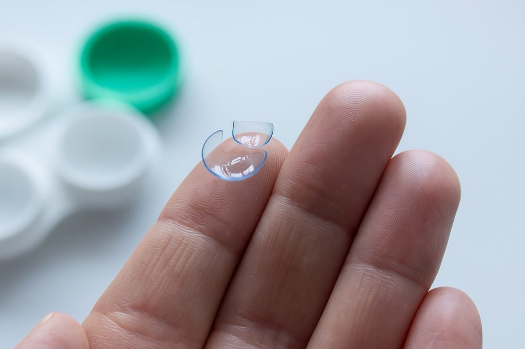 Kontakt Lenslerin Yırtılmasını Nasıl Önleyebilirsiniz?